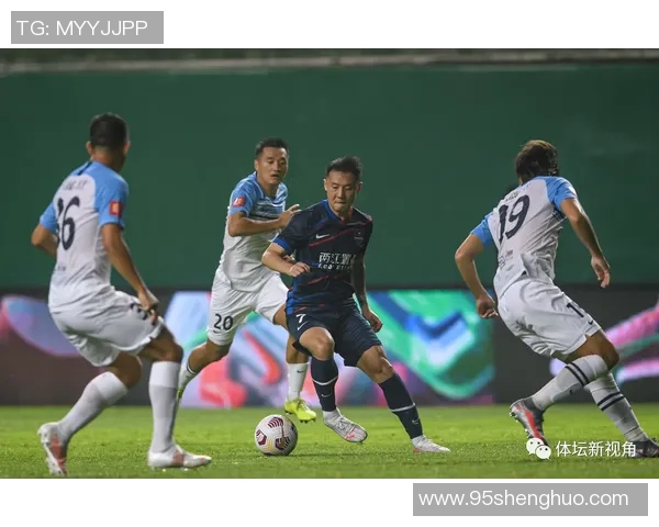 北京羽毛球队在邀请赛中的团队协作表现分析与点评